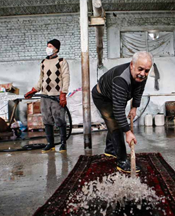 شستشوی سنتی قالی در قالیشویی اندیشه قم 